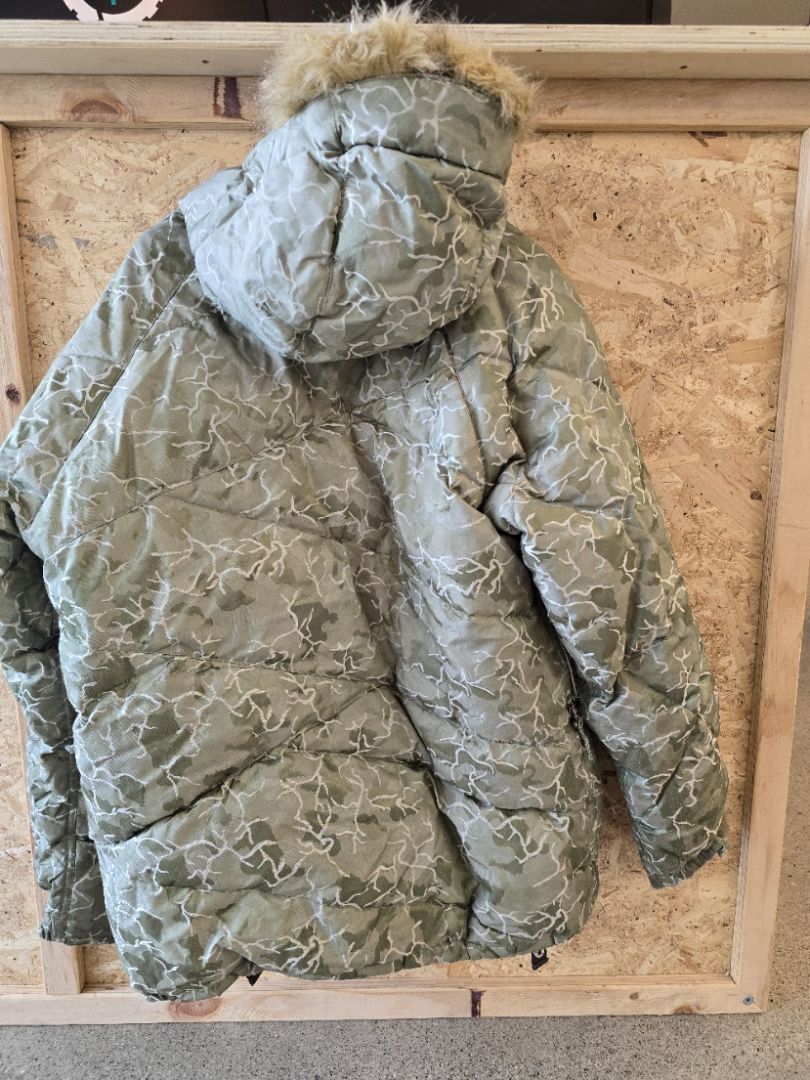 Camo 686 Men's Snow Jacket, L