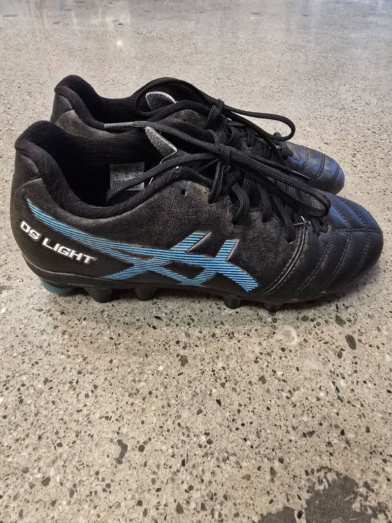 Asics Kids Football Boots, EU 33.5 / US 2