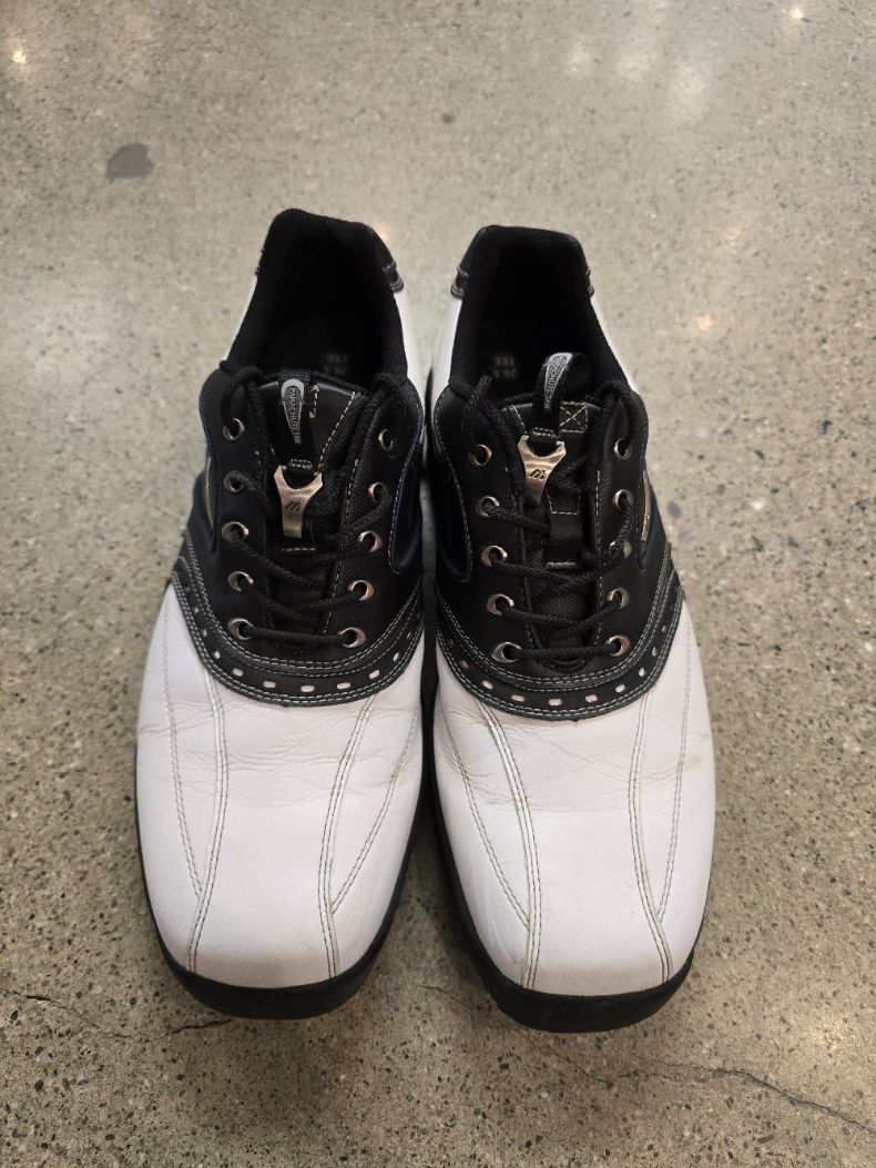 black/white Mizuno Men’s golf shoes, EU 42 (26.5 cm)