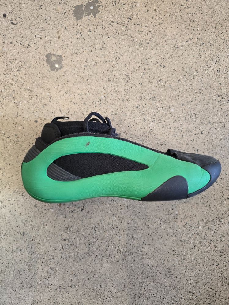 Adidas Harden Volume 8, EU 44