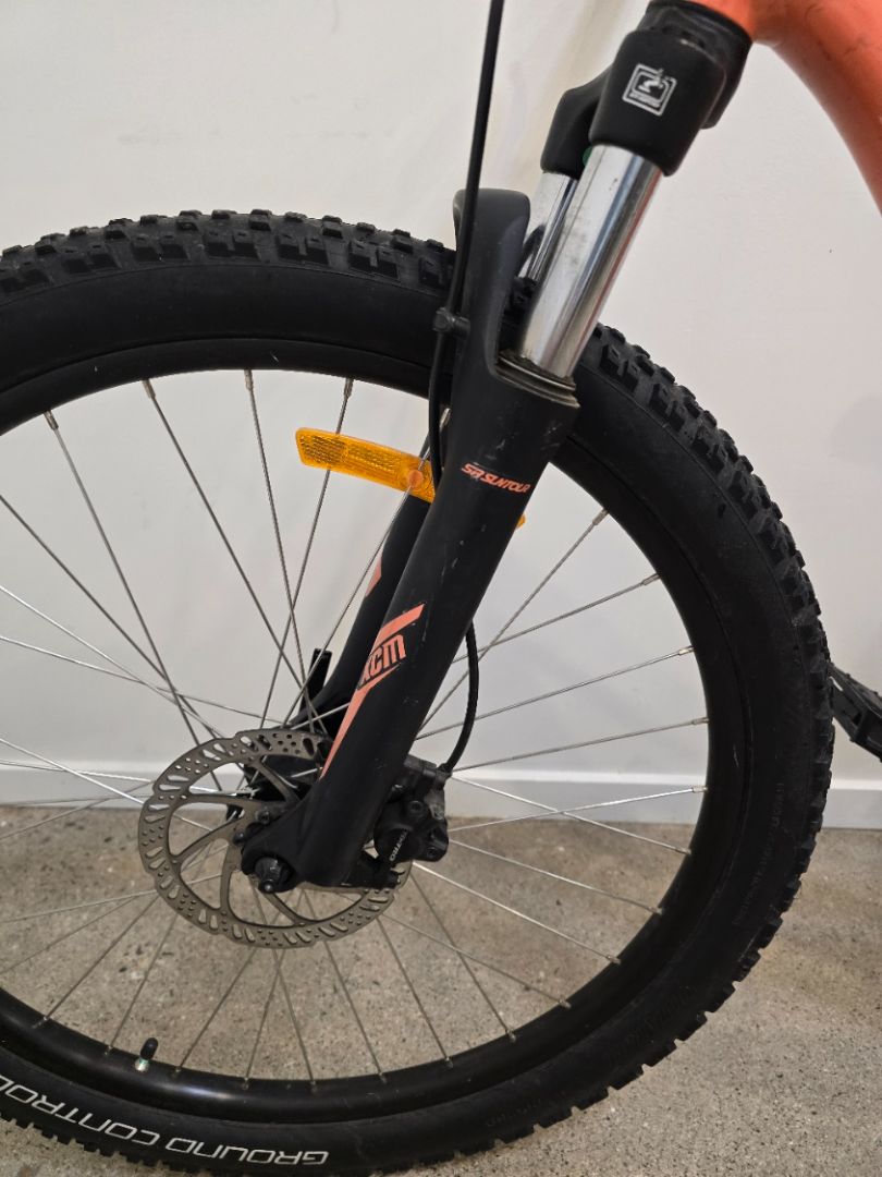Orange Specialized Rockhopper 26, 26"
