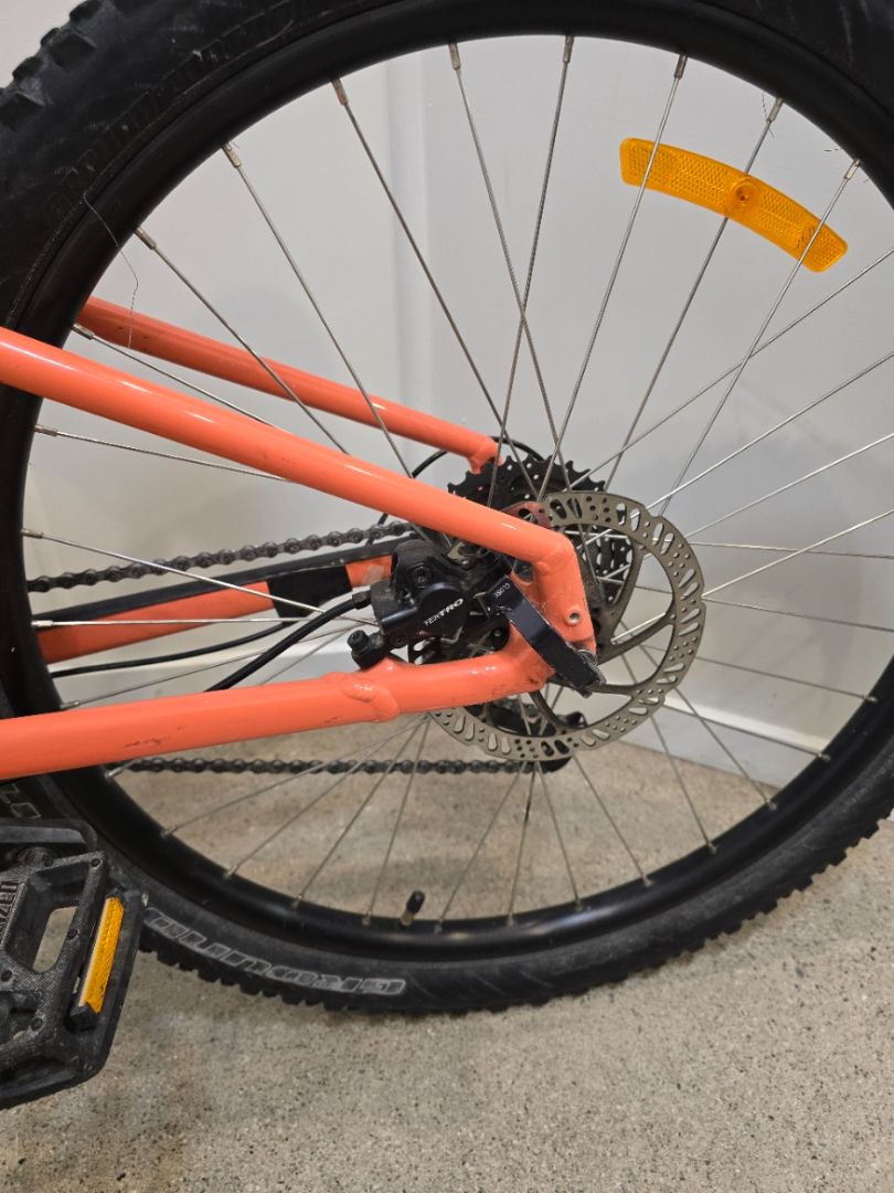 Orange Specialized Rockhopper 26, 26"