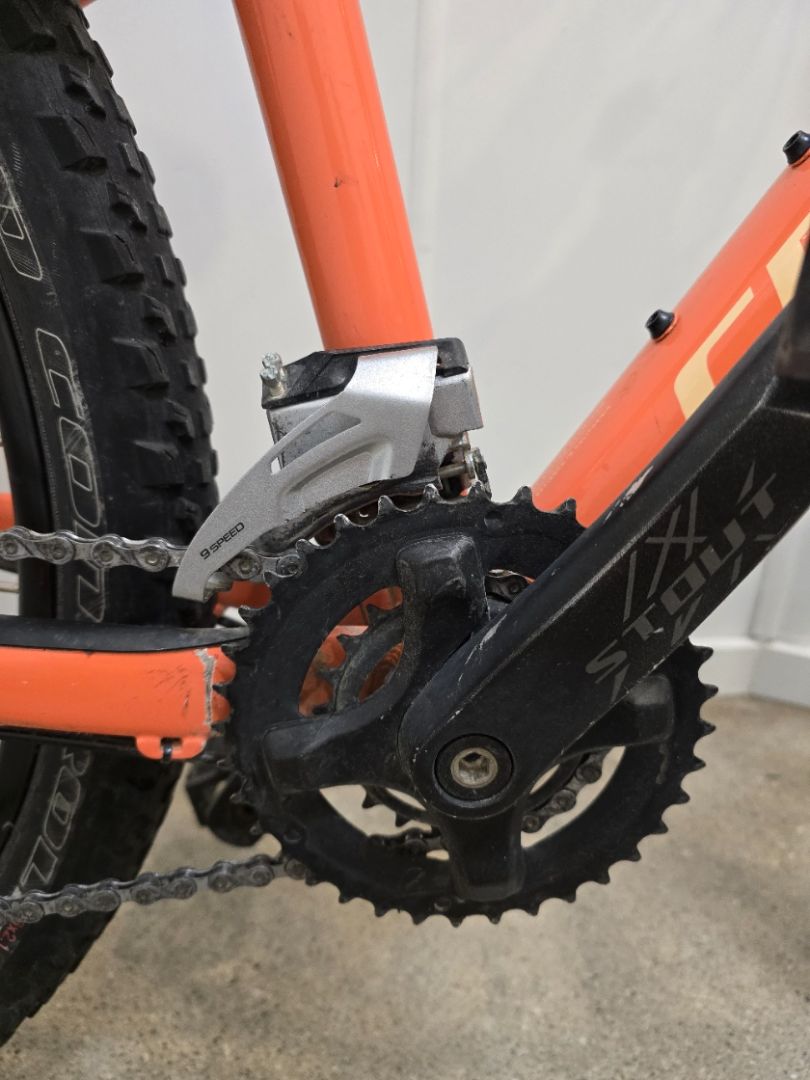 Orange Specialized Rockhopper 26, 26"