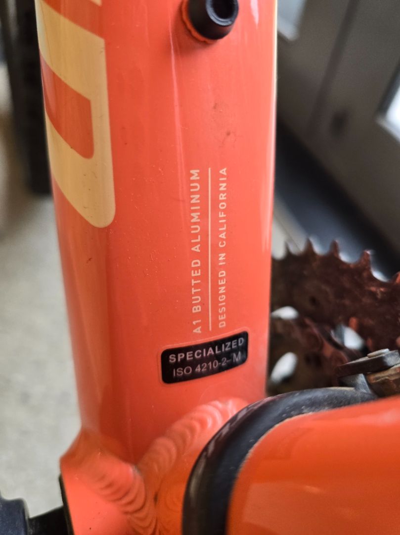 Orange Specialized Rockhopper 26, 26"