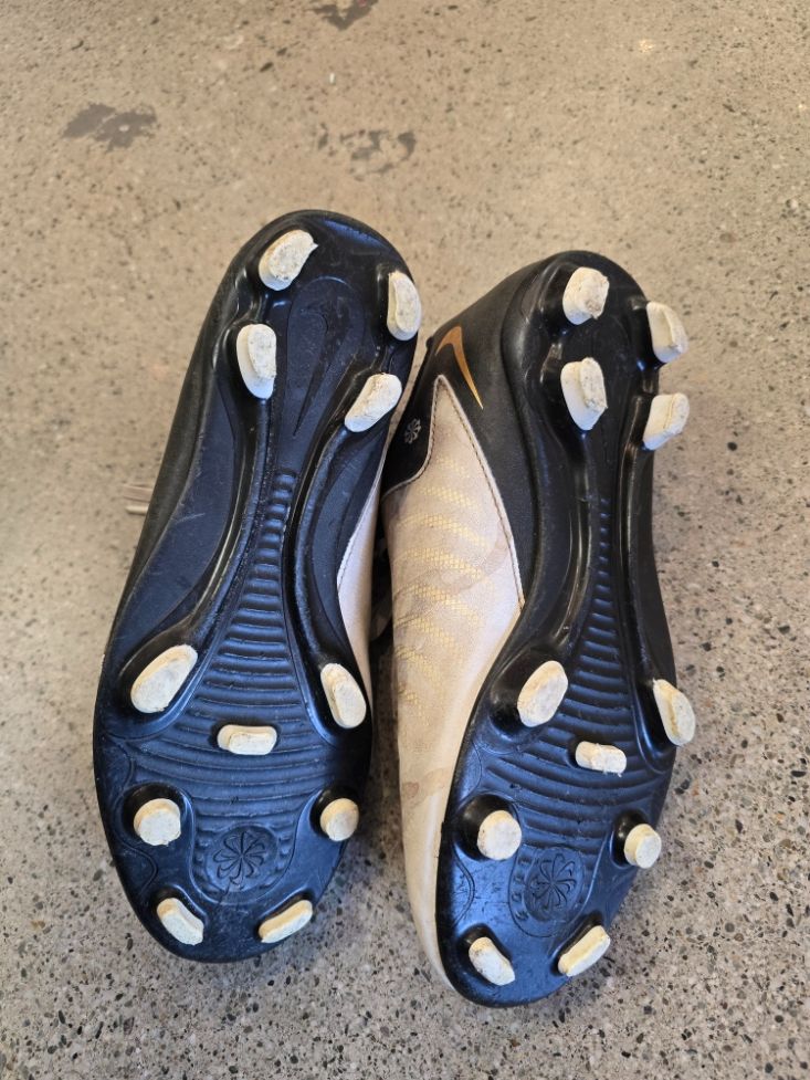 Black Nike Kids Football Boots, EU 36