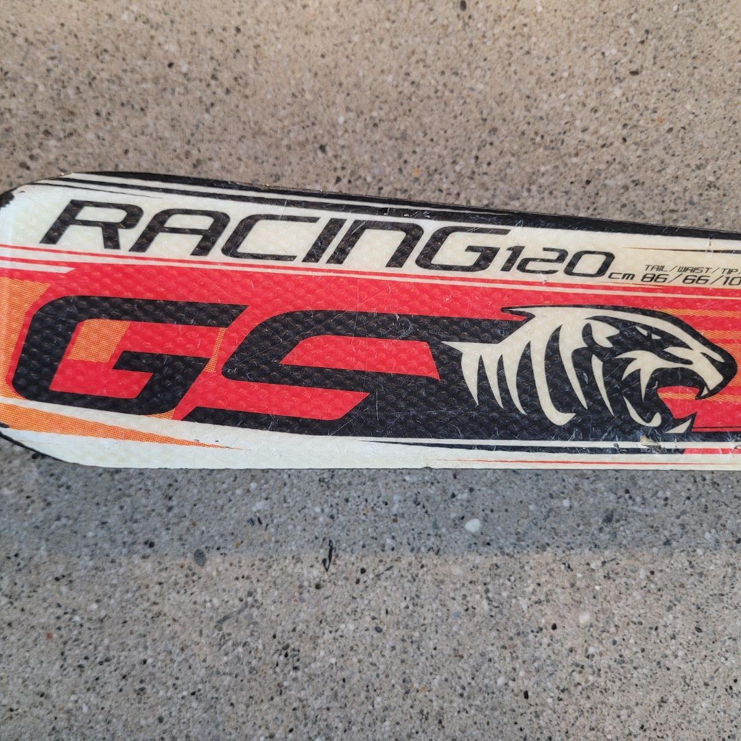 Red Volkl Racetiger RC, 120cm