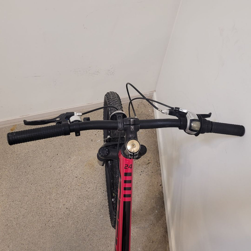 Red Trek Precaliber 24, 24"