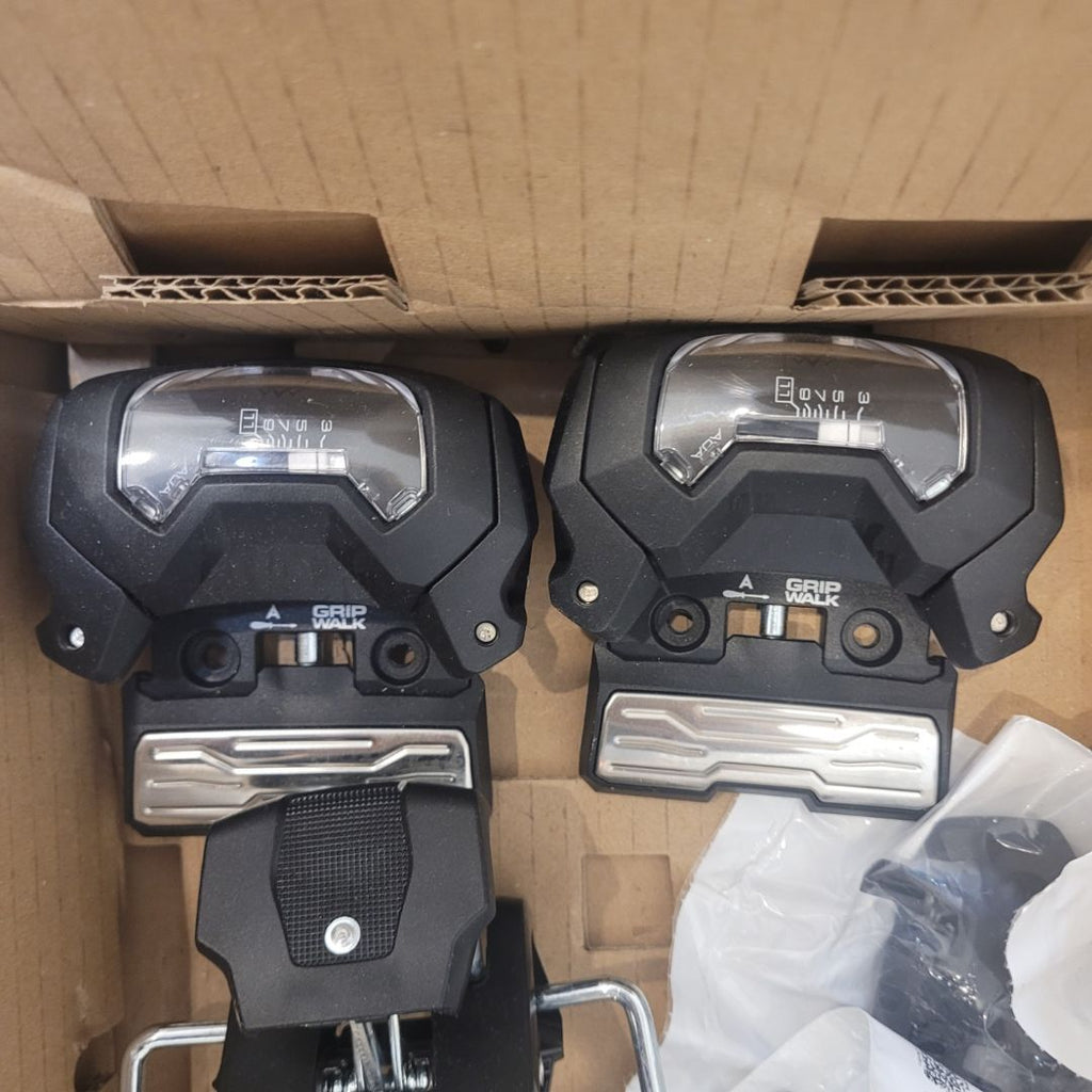 NEW Black Tyrolia Attack 11 GW