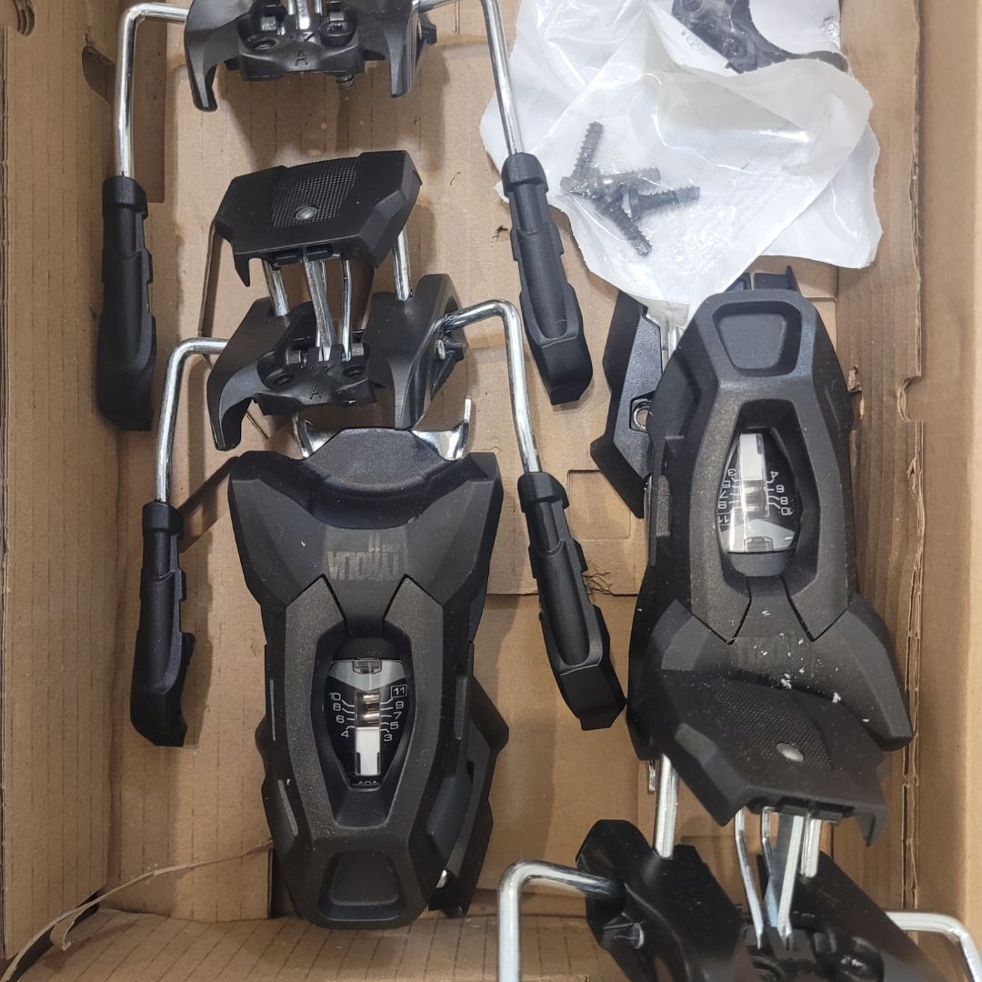 NEW Black Tyrolia Attack 11 GW
