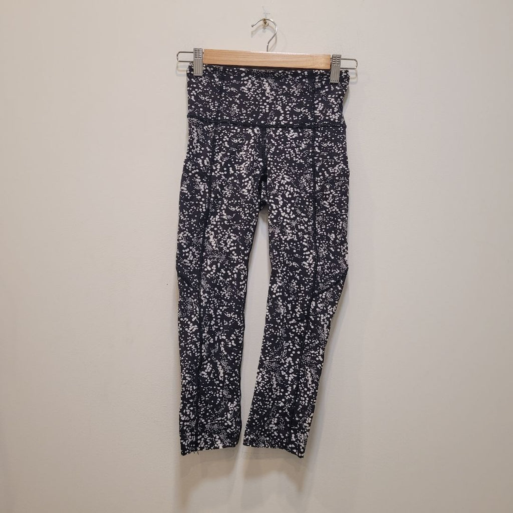Black Lululemon Patterned Leggings, 2
