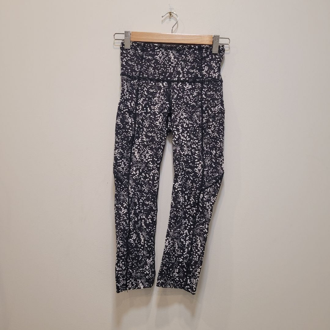 Black Lululemon Patterned Leggings, 2