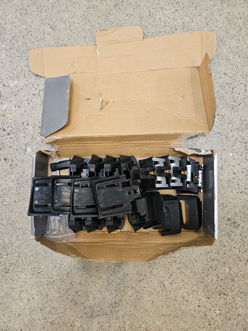 Black Yakima K328 Fitting Kit, K328