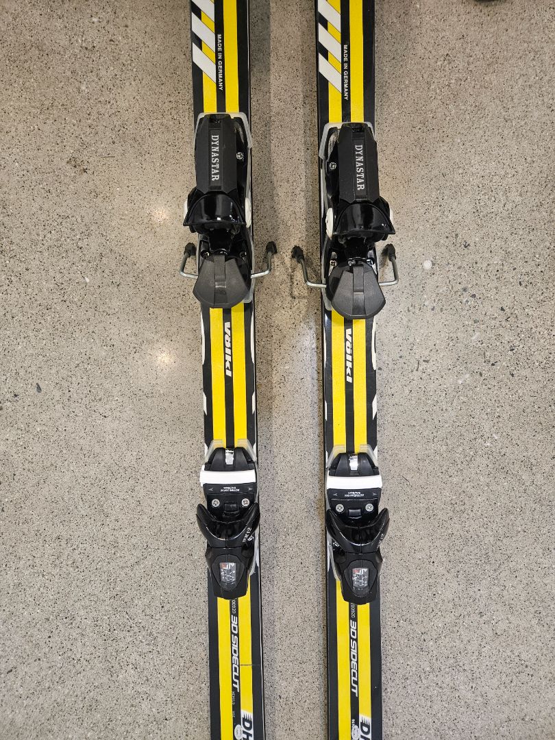 Yellow Völkl P40 DH Racing, 215 cm