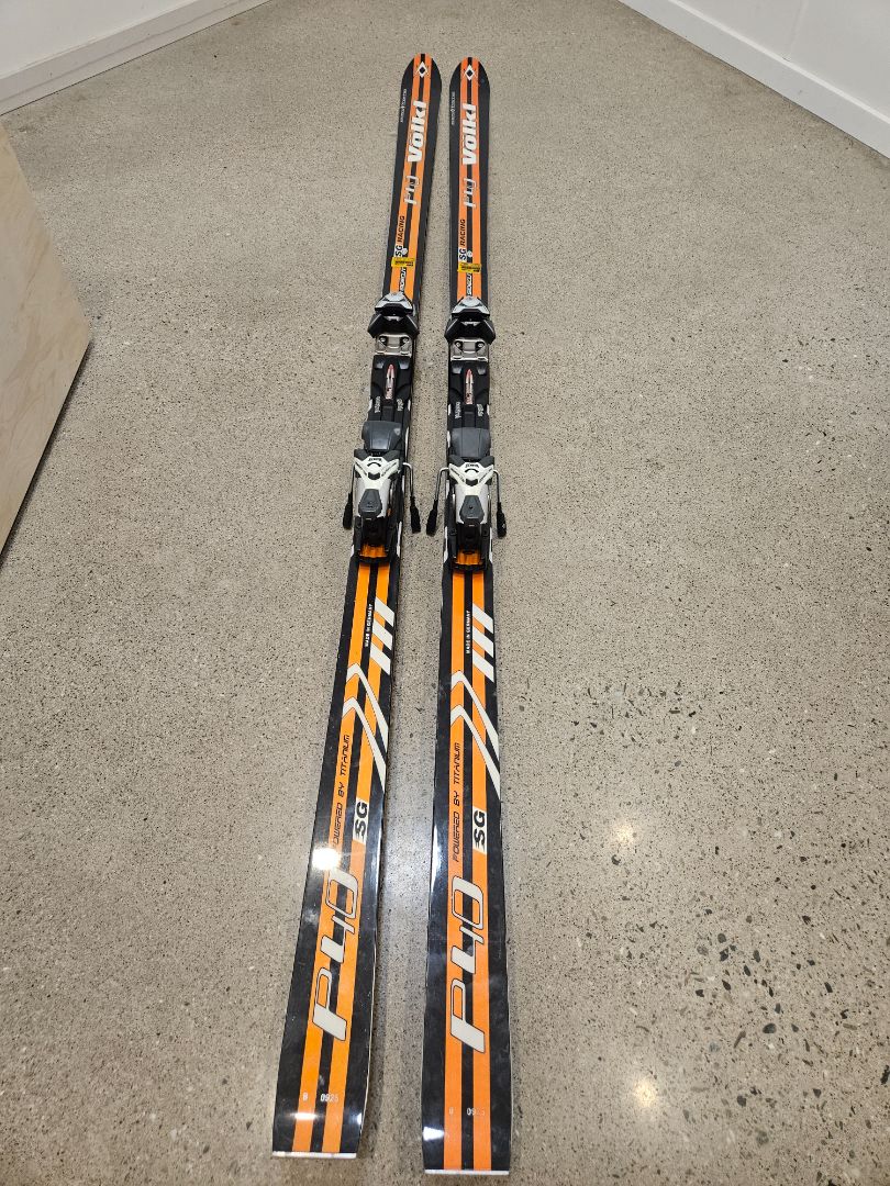 Orange Völkl P40 SG Racing, 213 cm