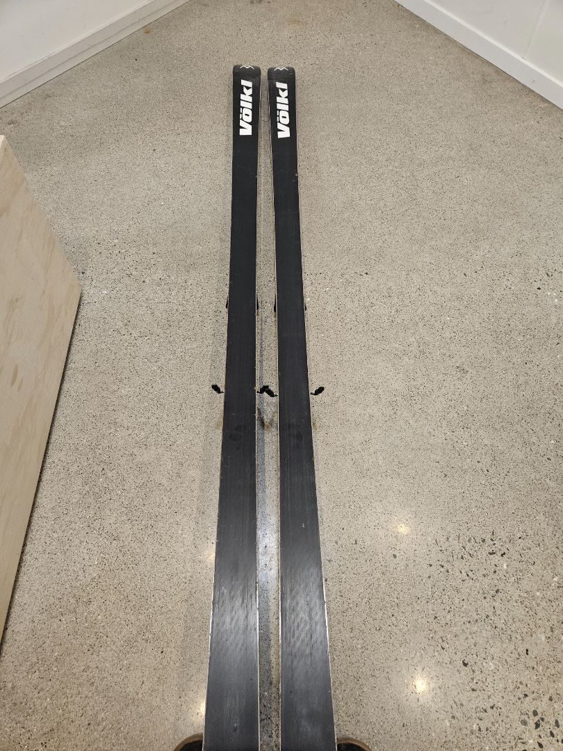 Orange Völkl P40 SG Racing, 213 cm