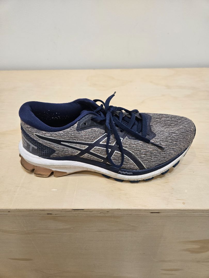 Grey ASICS GT-1000, EU 39 Wide