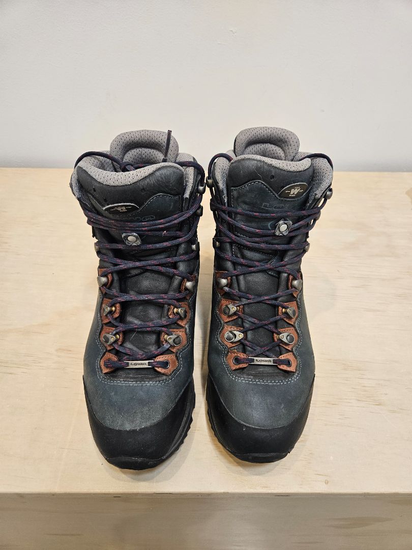 Black LOWA Camino GTX, EU 40