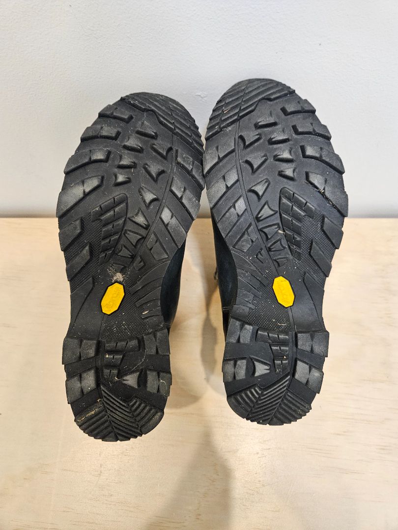 Black LOWA Camino GTX, EU 40