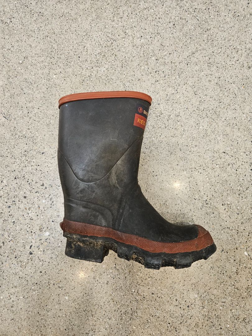 Black Skellerup Red Band Gumboots, Kids 3