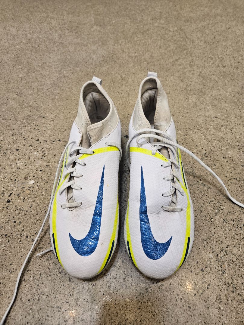 White Nike Phantom GT Academy, EU 38.5