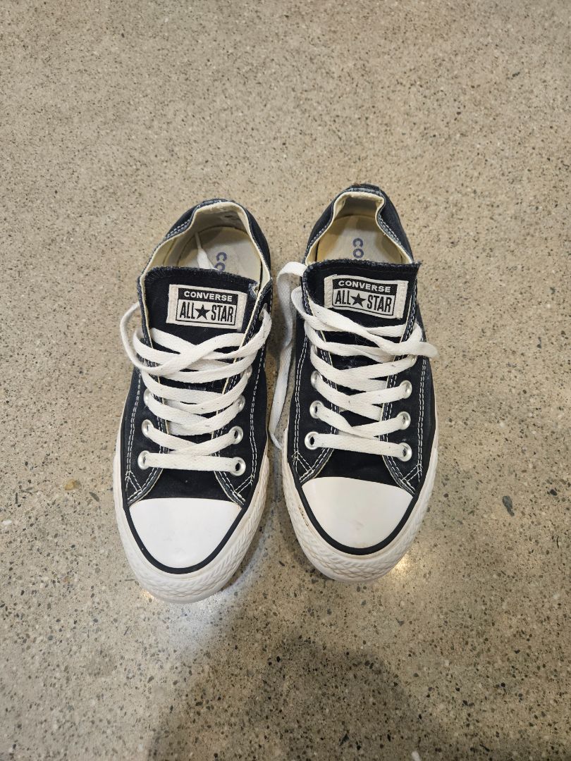 Black Converse Chuck Taylor Low, EU 39