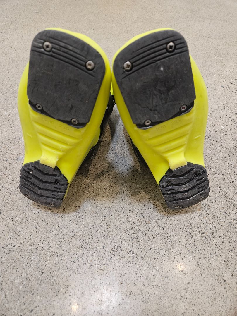 Yellow Head Z3, Mondo 23.5