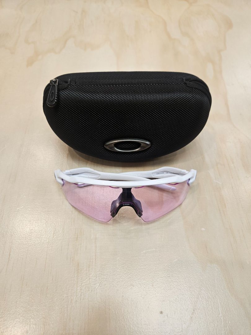 White Oakley Radar EV Path Sunglasses, Large