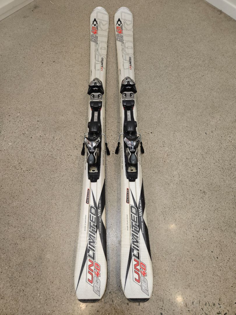 White Völkl Unlimited AC40, 163 cm