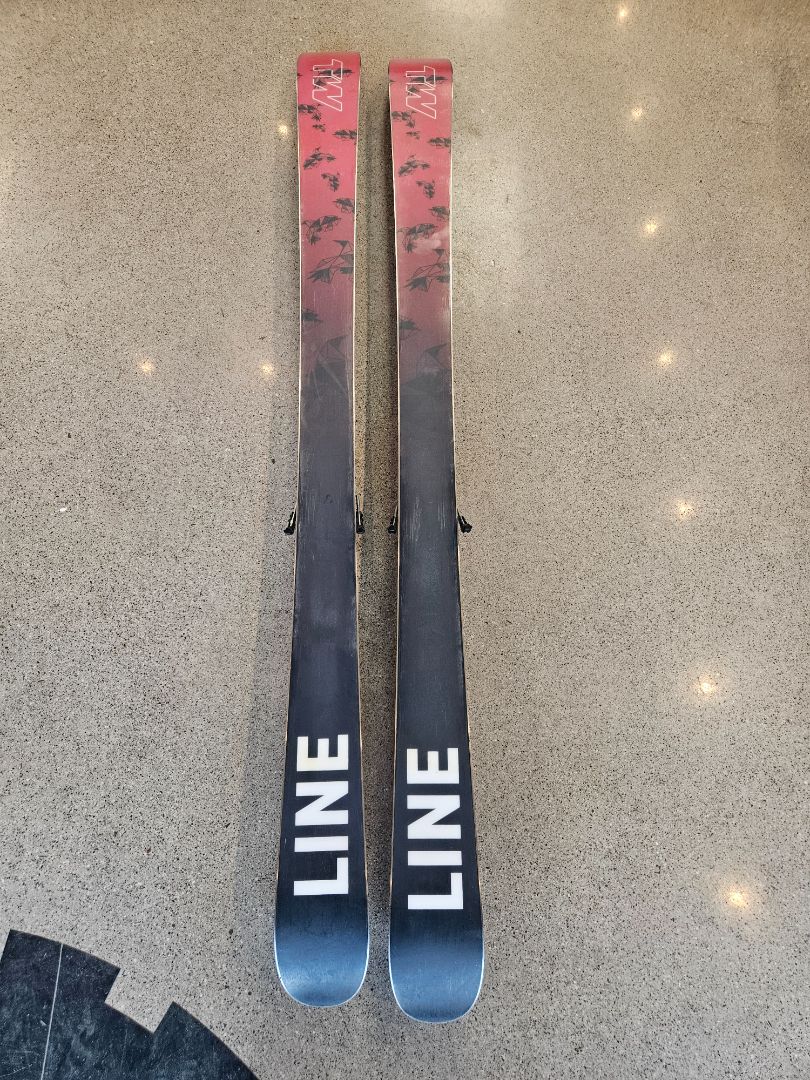 Red Line TW, 149cm