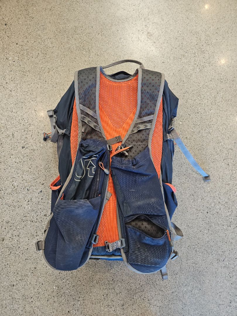 Blue Ultimate Direction Fastpack 30, 30L