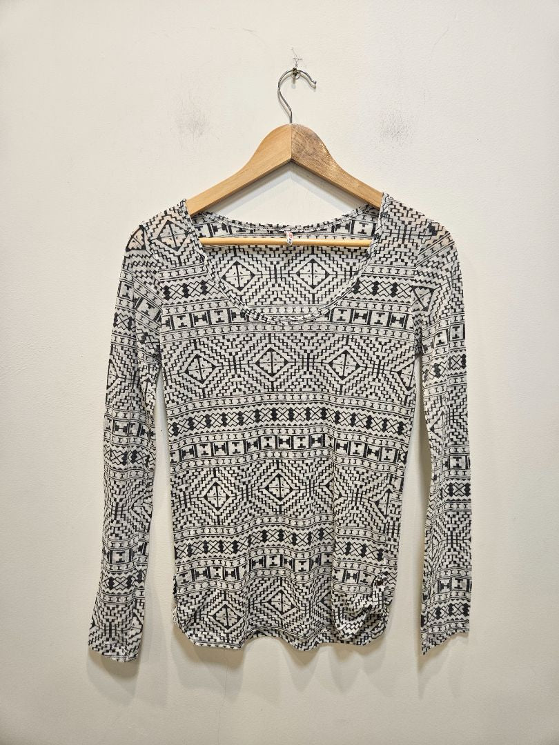 Grey Rip Curl Pattern Long Sleeve Top, S
