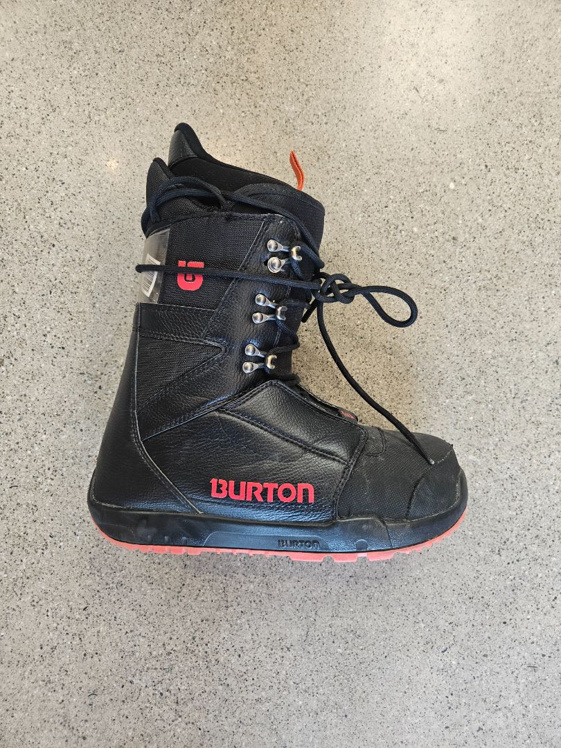 Black Burton Snowboard Boots, Mondo 28 / EU 43