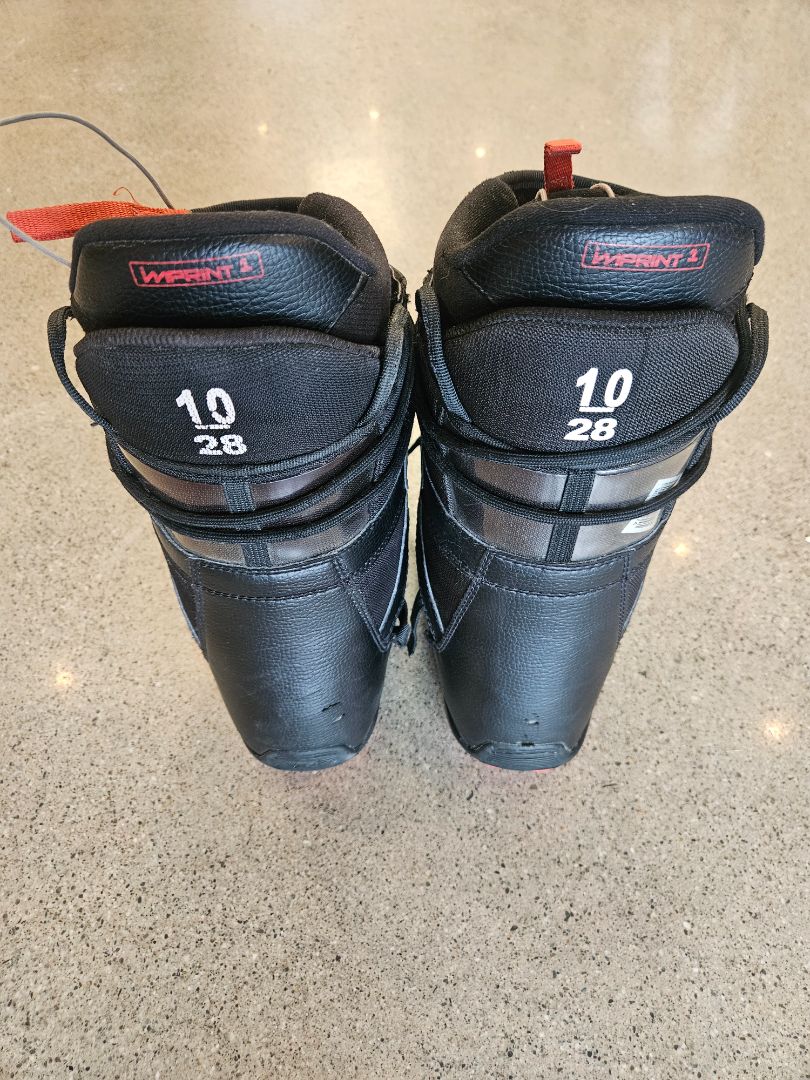 Black Burton Snowboard Boots, Mondo 28 / EU 43