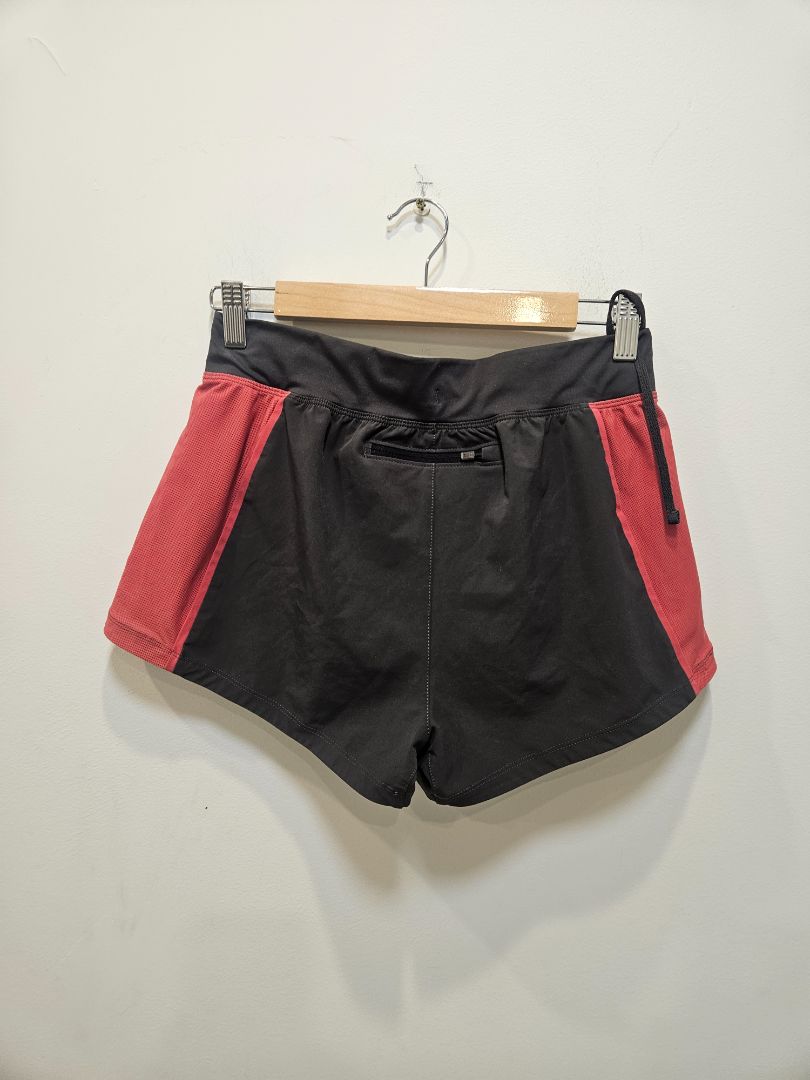 Black Under Armour HeatGear Shorts, Women's M
