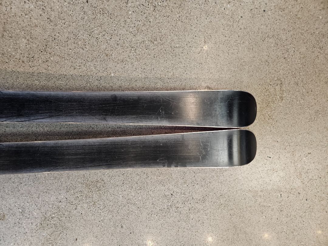 Red Rossignol Sprayer, 138 cm