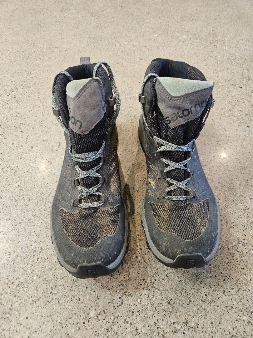 Black Salomon Gore-Tex Hiking Boots, UK 7