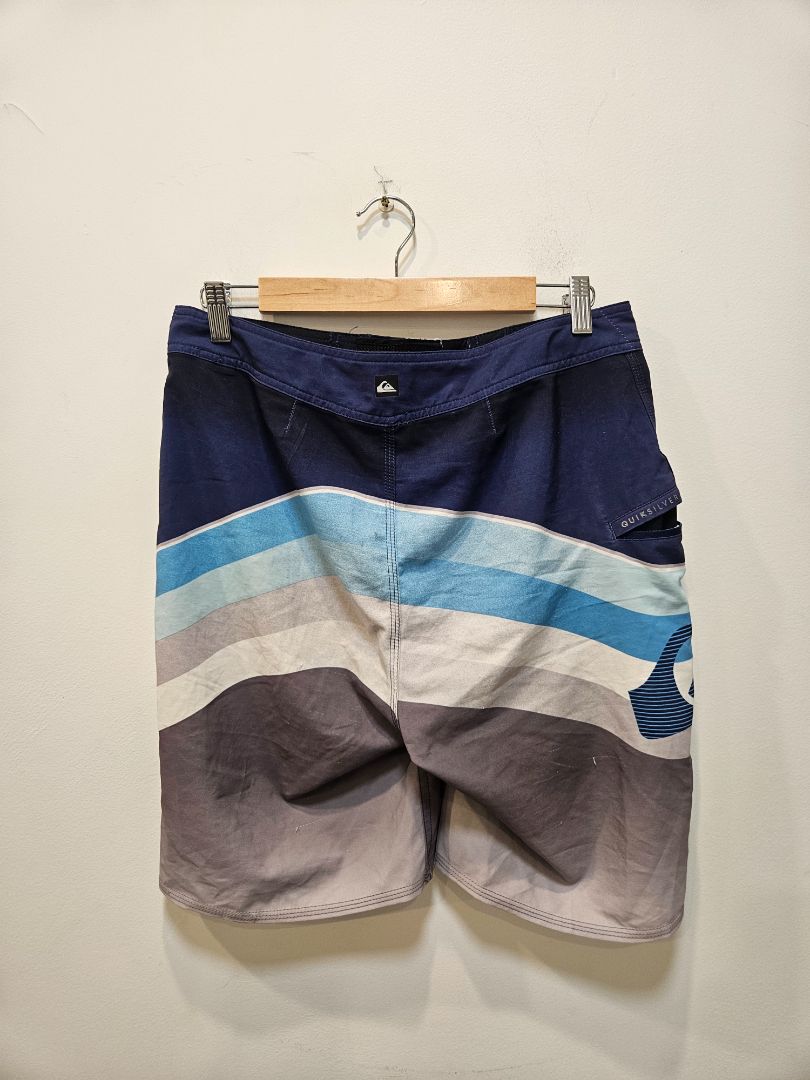 Blue Quiksilver Boardshorts, 30