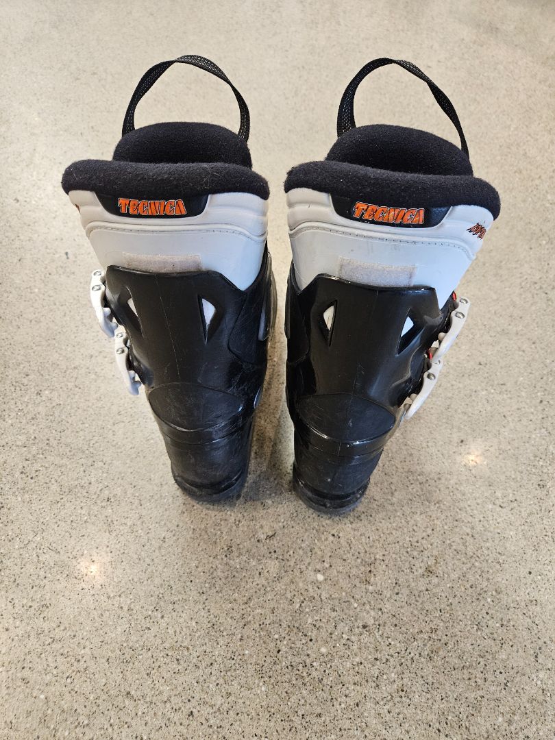 Black Tecnica Ski Boots, 22.5 mondo