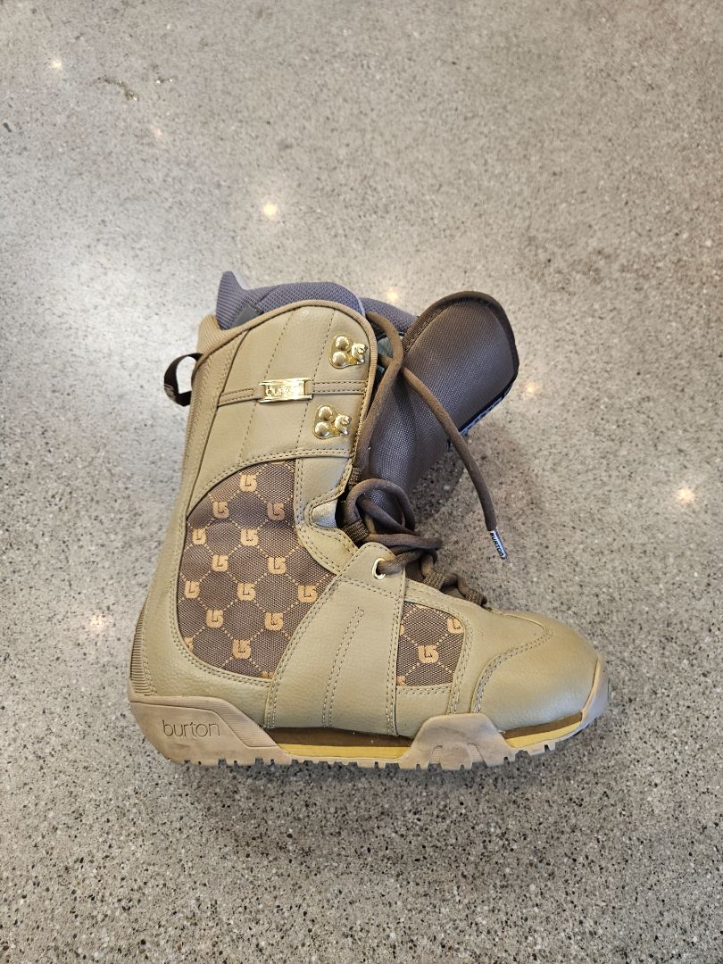 Brown Burton Emerald, US 7.5 / UK 5.5 / EU 39 / JPN 24.5