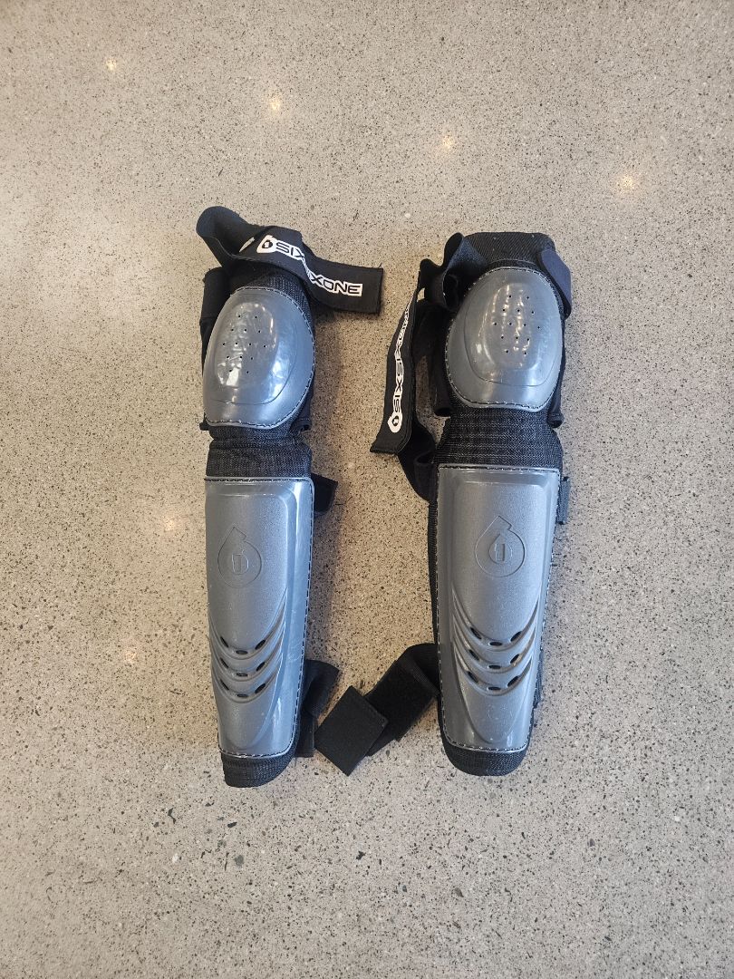Black SixSixOne Knee Shin Pads, Adult / One Size