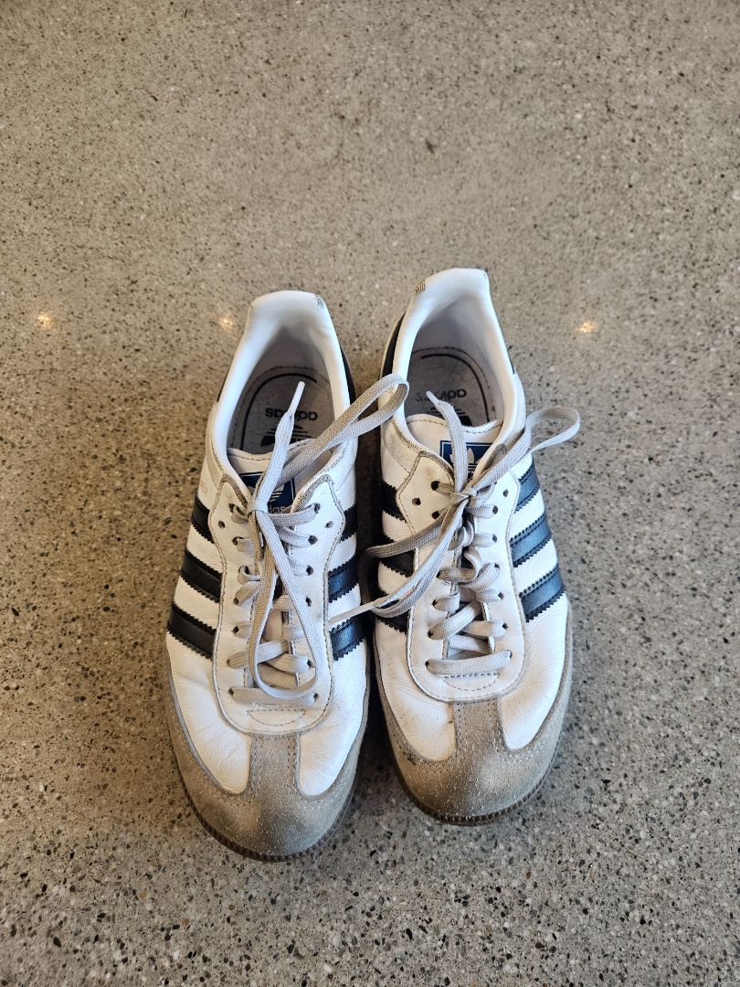 White Adidas Samba, UK 2.5 / EU 35