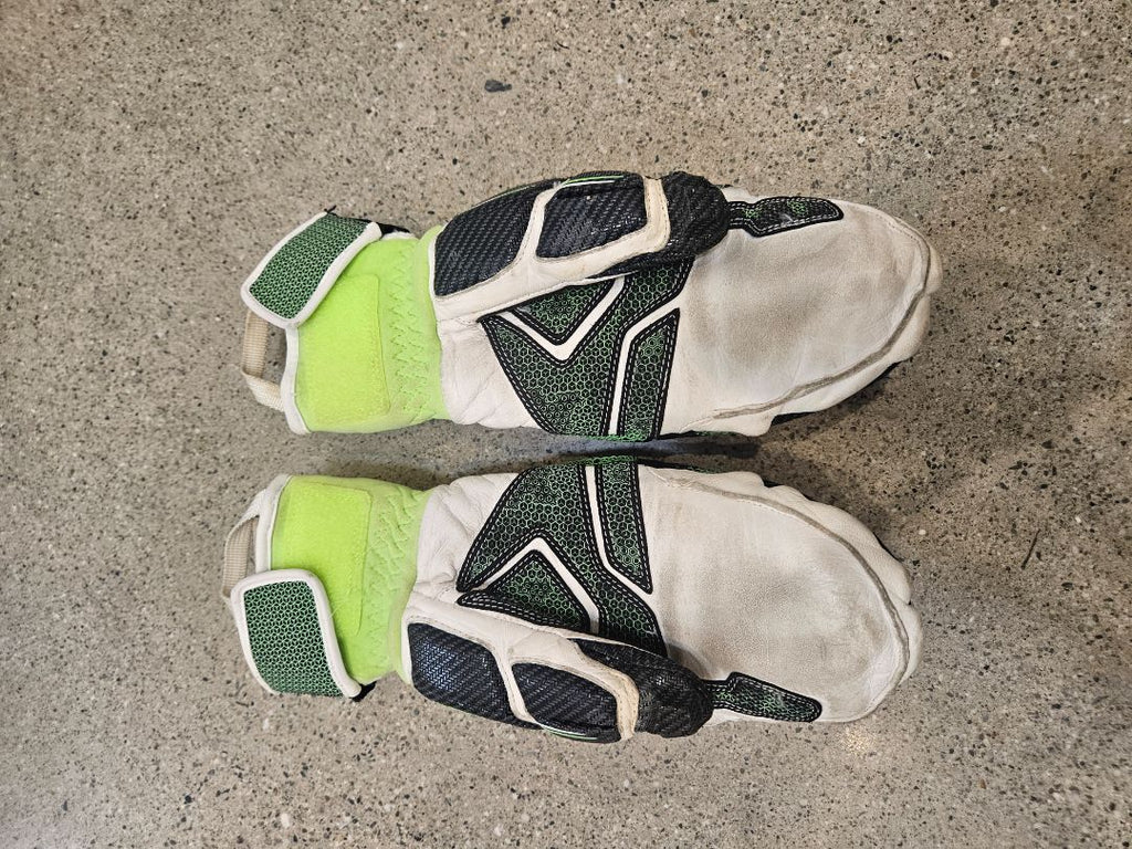 White Reusch Race Mittens, Junior