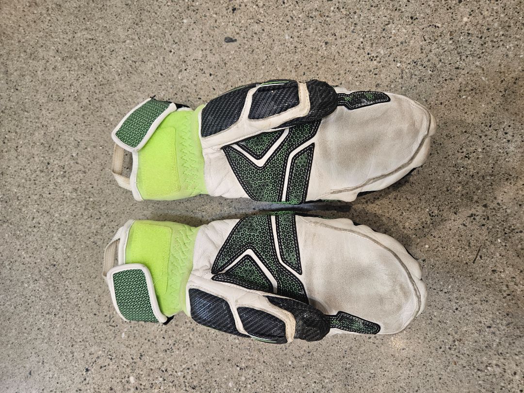 White Reusch Race Mittens, Junior