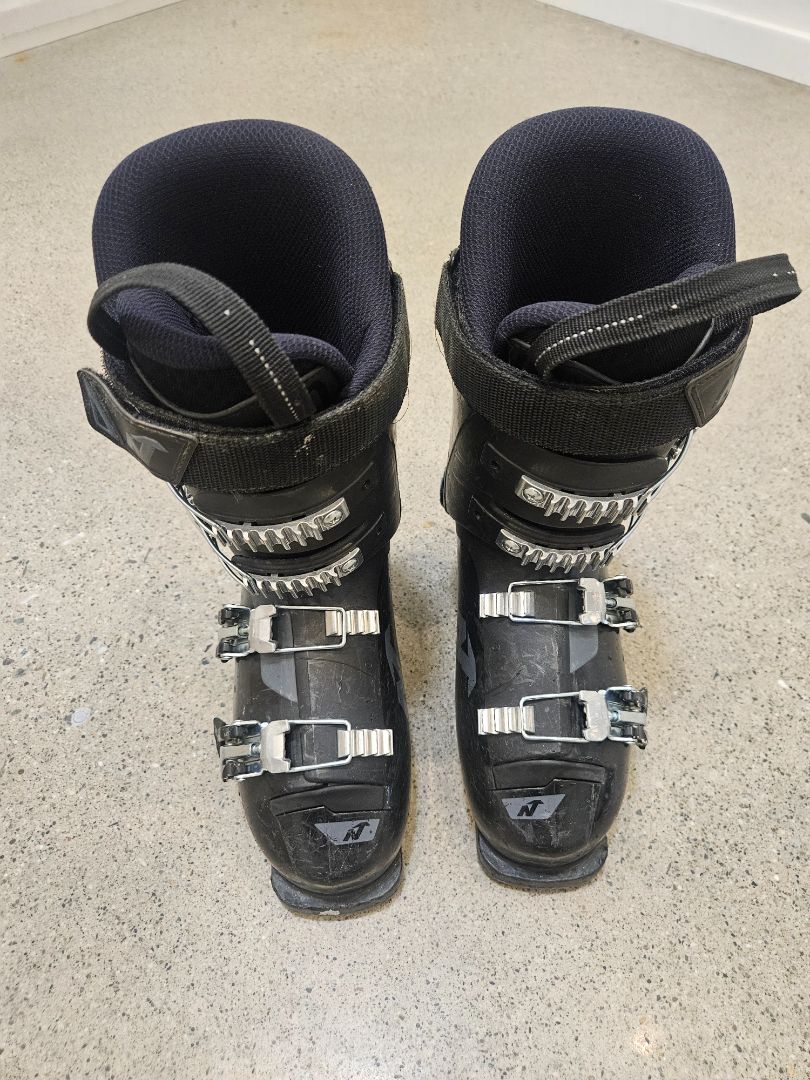 Black Nordica Dobermann 60, Mondo 23/23.5