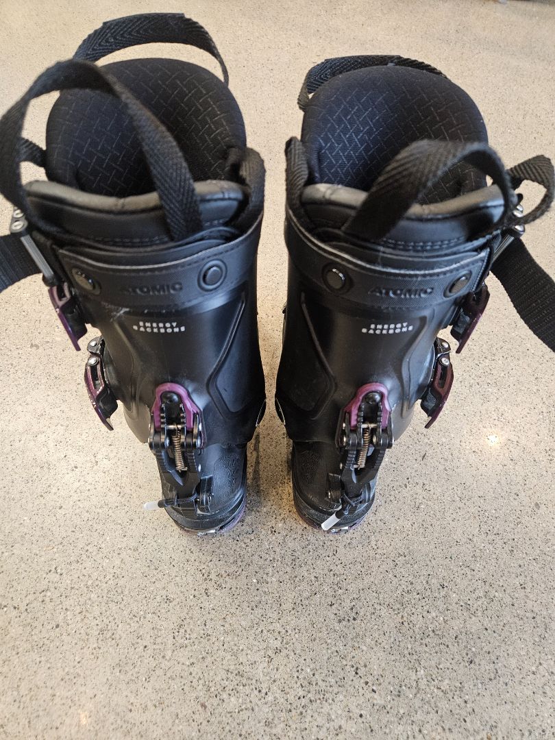 Black Atomic Hawx Ultra XTD 115 W, 22/22.5 mondo