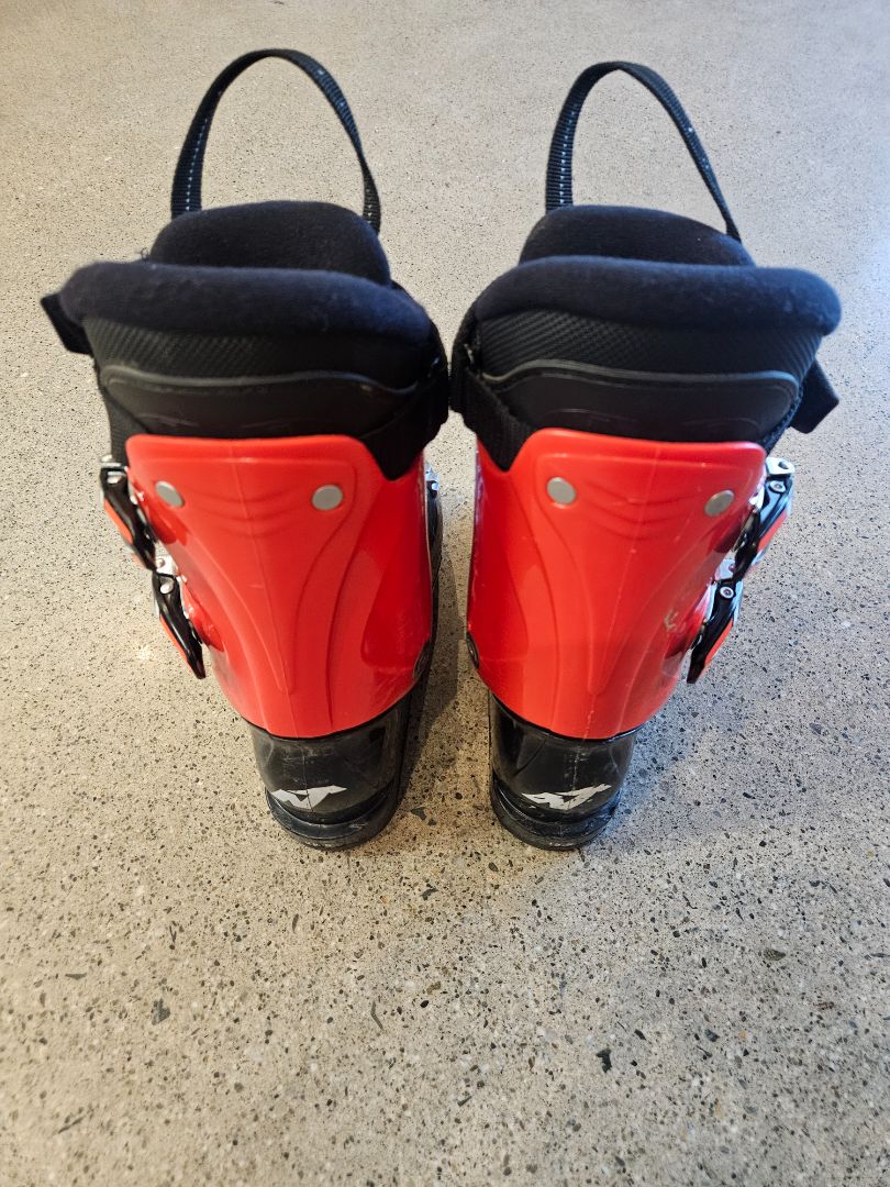 Black Nordica Speedmachine J4, 22.5