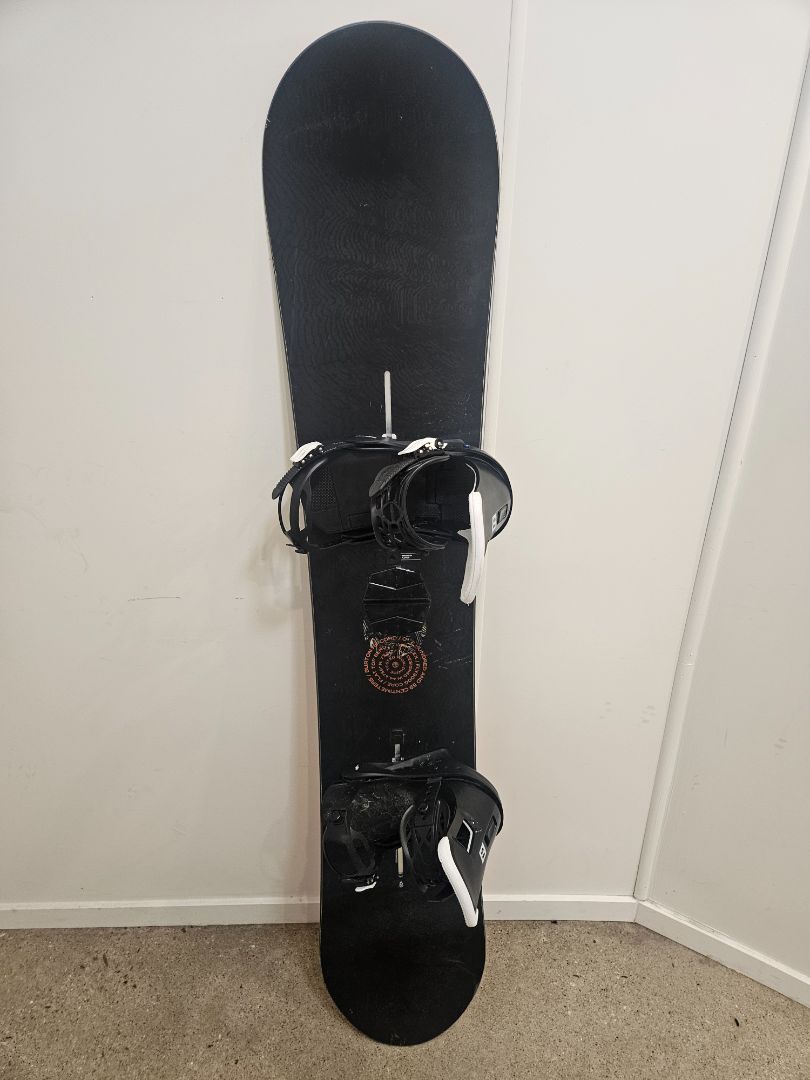 Black Burton Ripcord 159 Flat Top, 159 cm