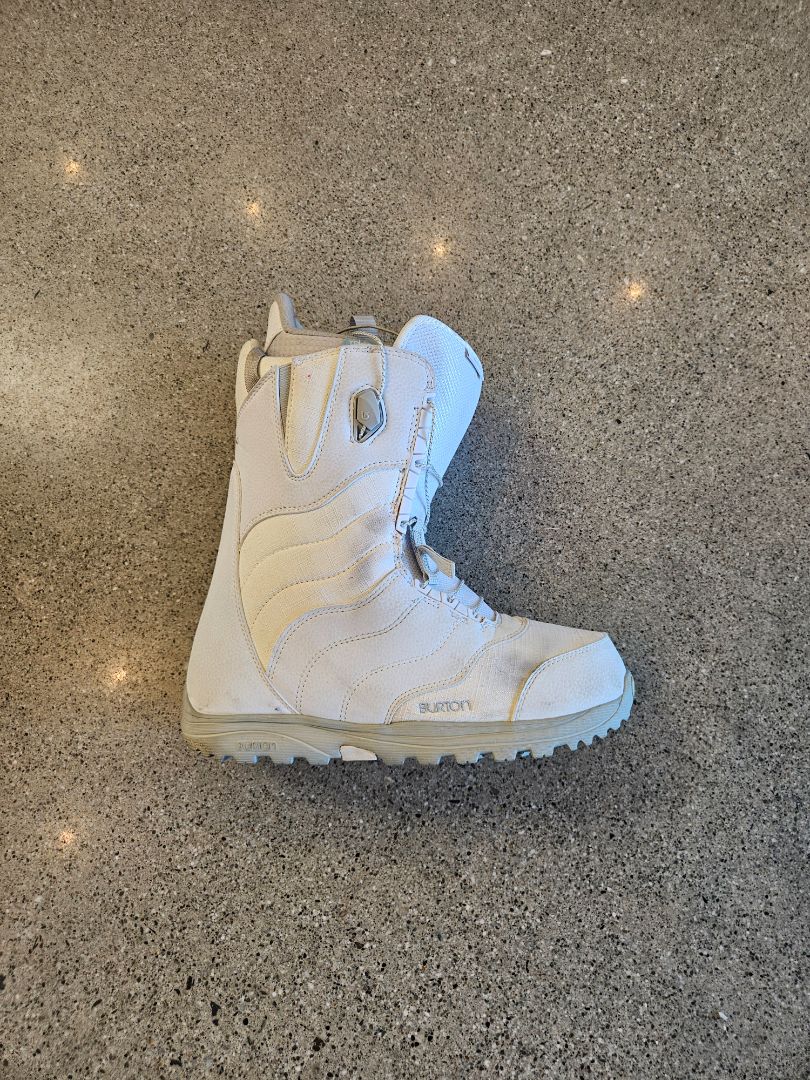 White Burton Mint Snowboard Boots, US W 10 / EU 42