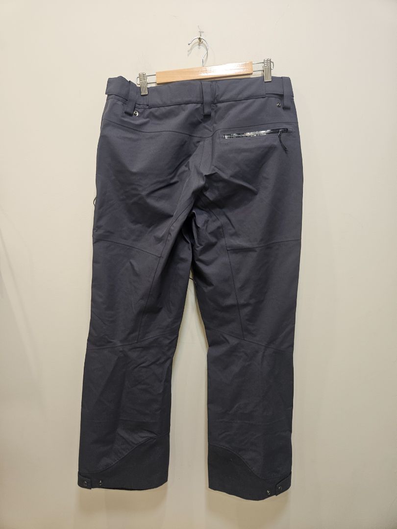 Black Flylow Ski Jacket & Pants Set, XL