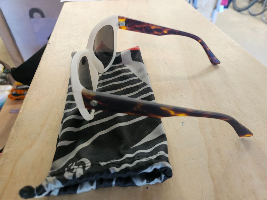 White Electric Danger Cat Sunglasses, One Size